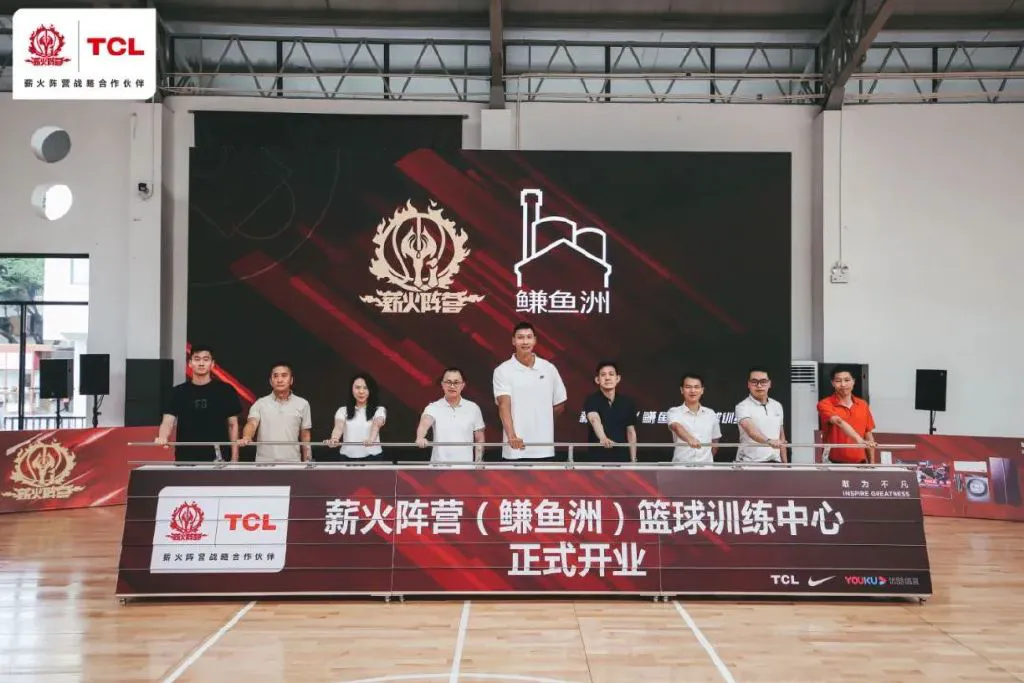 篮球教练如何为不同年龄段的球员制定战术训练方案?_0